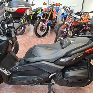 Yamaha X-Max 400 Momodesign (2014 - 16)