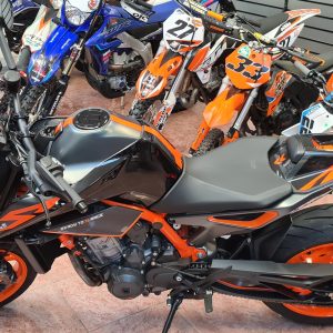 Ktm 890 Duke R (2021)